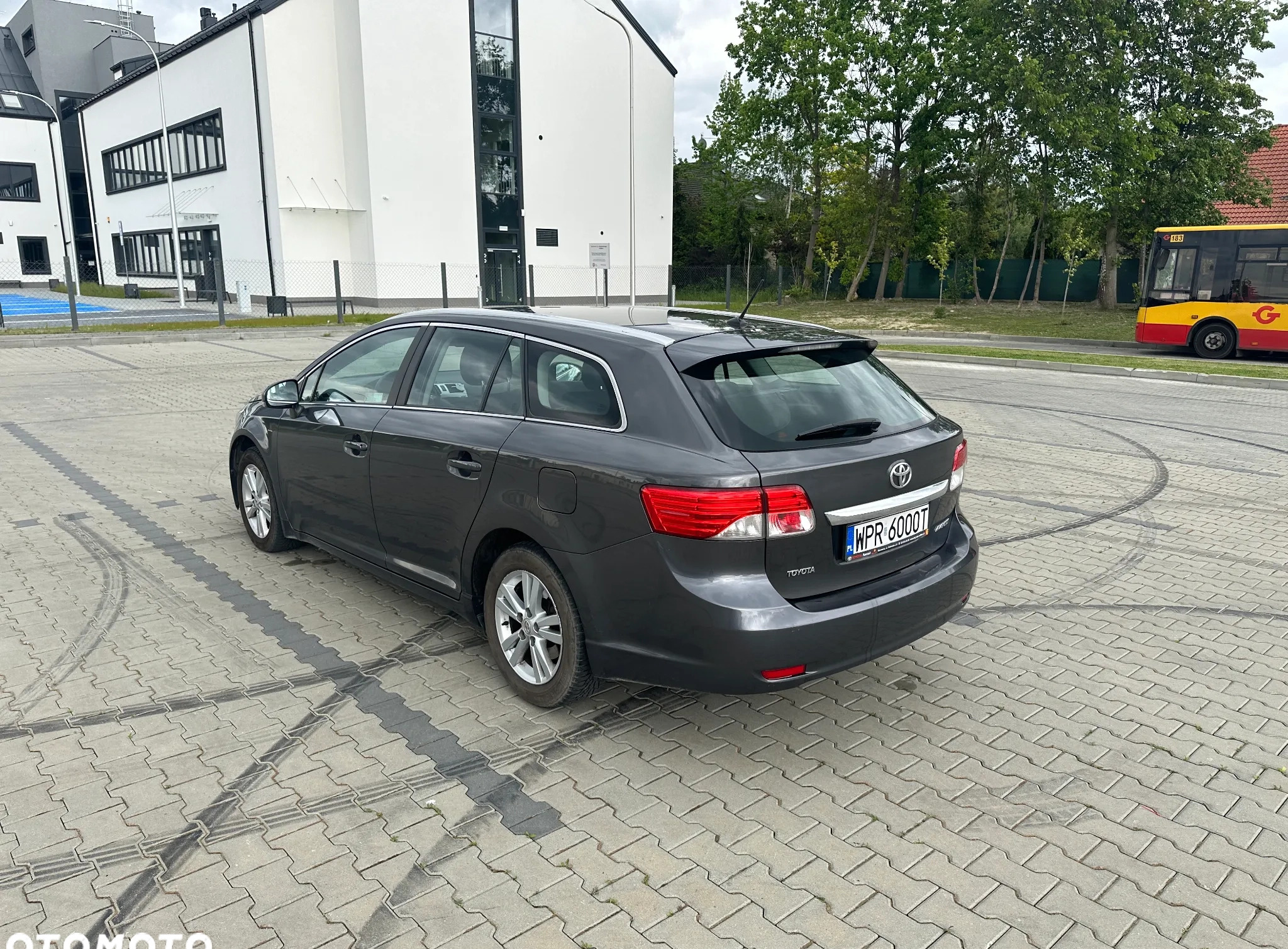 Toyota Avensis cena 46500 przebieg: 182990, rok produkcji 2012 z Lubomierz małe 254